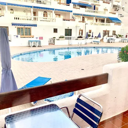 Blue Island House On The Hill, With Heated Pool Apartmán