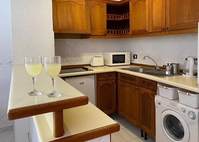 Blue Island House On The Hill, With Heated Pool Apartmán